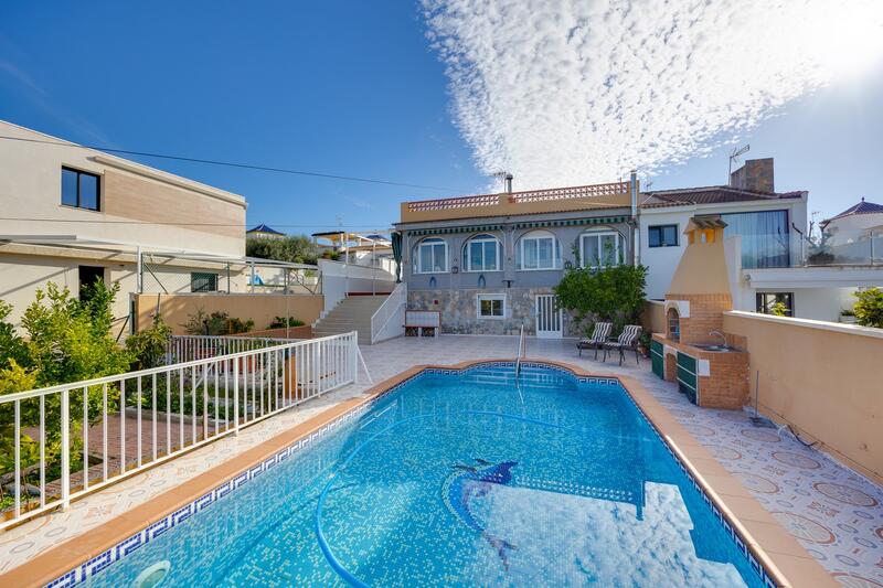 4 спальная комната городская тюрьма продается 4 спальная комната городская тюрьма продается