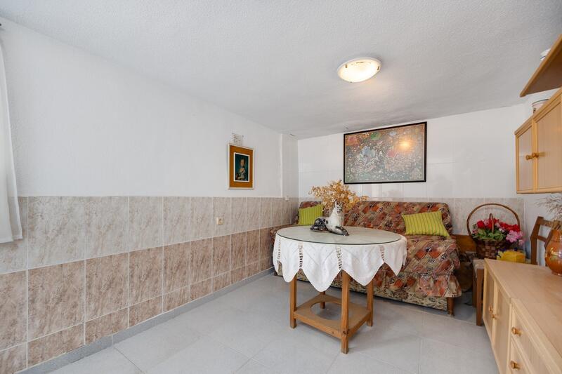 4 спальная комната городская тюрьма продается 4 спальная комната городская тюрьма продается