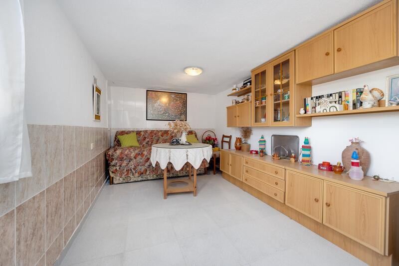 4 спальная комната городская тюрьма продается 4 спальная комната городская тюрьма продается