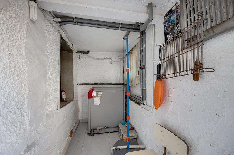 4 спальная комната городская тюрьма продается 4 спальная комната городская тюрьма продается