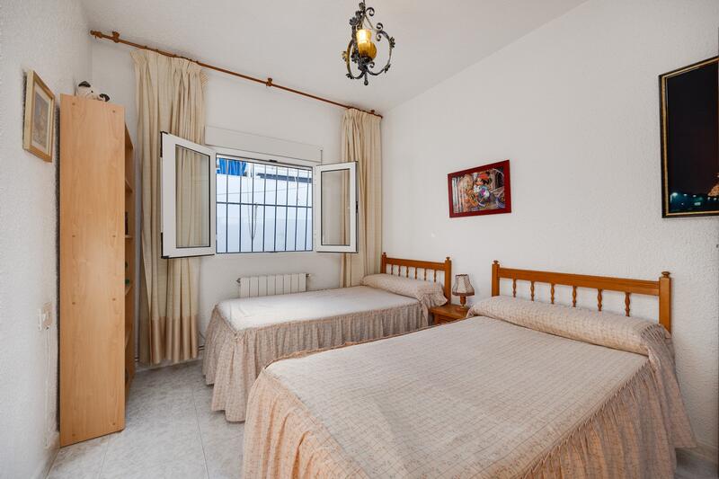 4 спальная комната городская тюрьма продается 4 спальная комната городская тюрьма продается