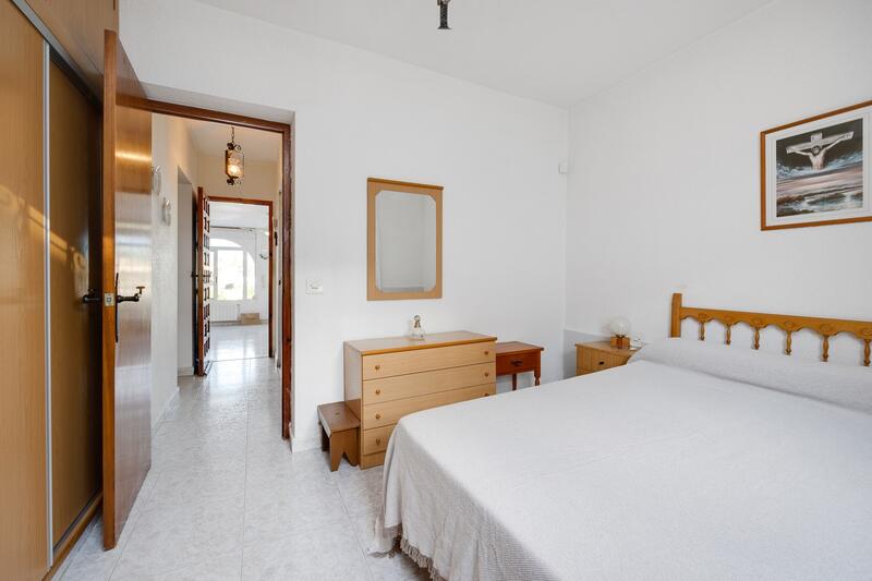 4 спальная комната городская тюрьма продается 4 спальная комната городская тюрьма продается