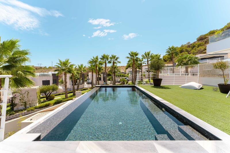 5 soverom Villa til salgs 5 soverom Villa til salgs