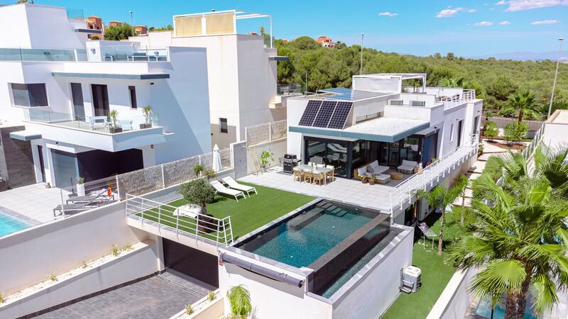 5 soverom Villa til salgs 5 soverom Villa til salgs