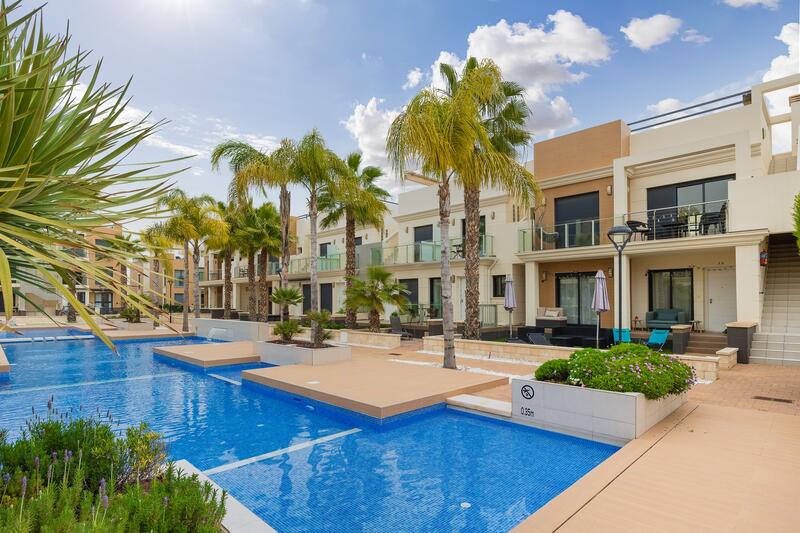 Townhouse for sale in La Zenia, Alicante