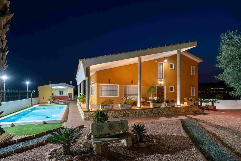 5 спальная комната Деревенский Дом продается