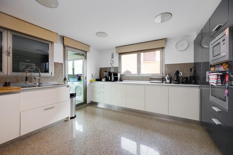 7 спальная комната вилла продается