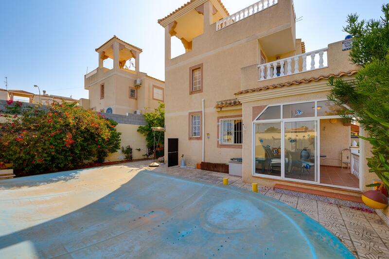 2 bedroom Villa for sale 2 bedroom Villa for sale