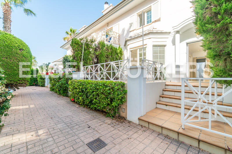 4 спальная комната Деревенский Дом в долгосрочную аренду 4 спальная комната Деревенский Дом в долгосрочную аренду