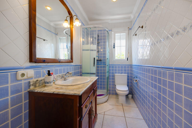 6 bedroom Villa for sale