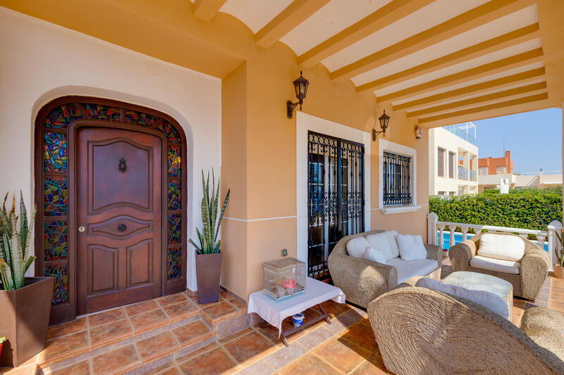 6 bedroom Villa for sale