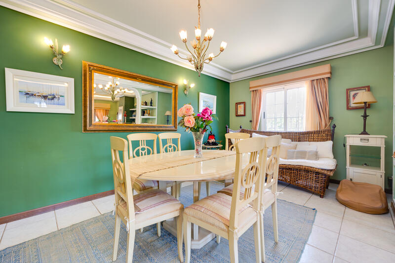 6 bedroom Villa for sale