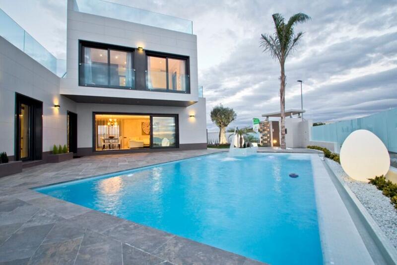 Villa en venta en San Miguel de Salinas, Alicante