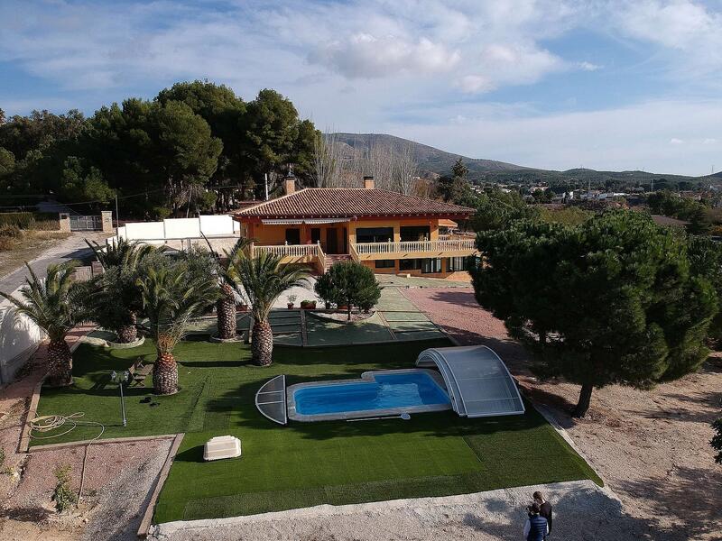 4 Cuarto Villa en venta