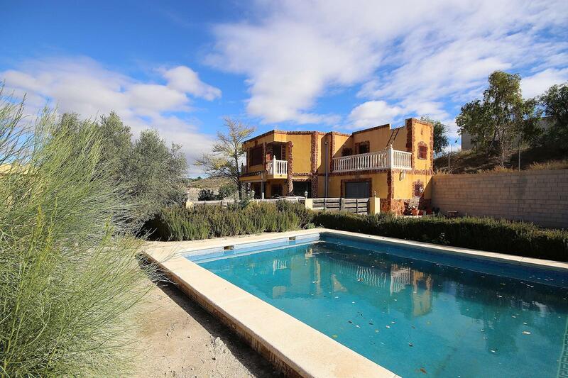 Villa til salgs i Monóvar, Alicante