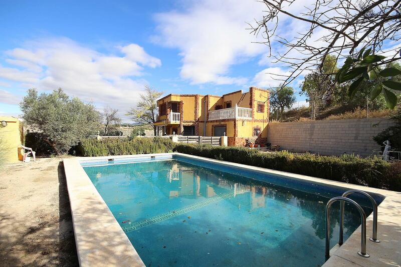 7 Cuarto Villa en venta