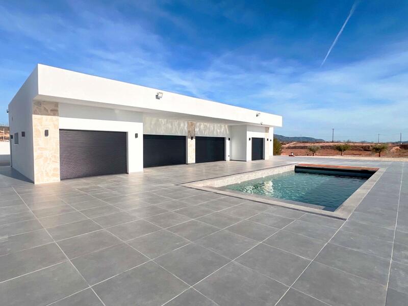 Villa for sale in Novelda, Alicante