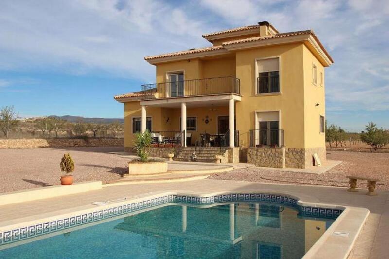 Villa à vendre dans Pinoso, Alicante
