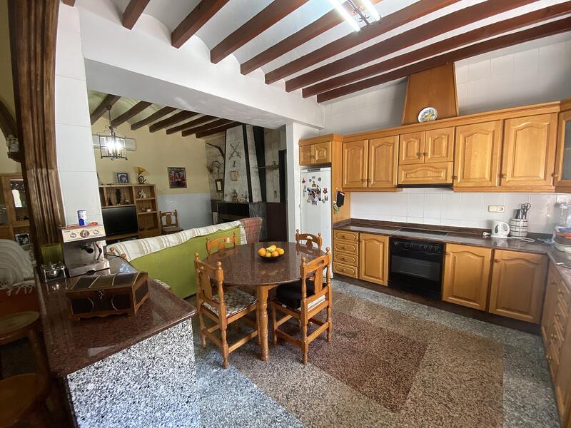 6 bedroom Commercial Property for sale
