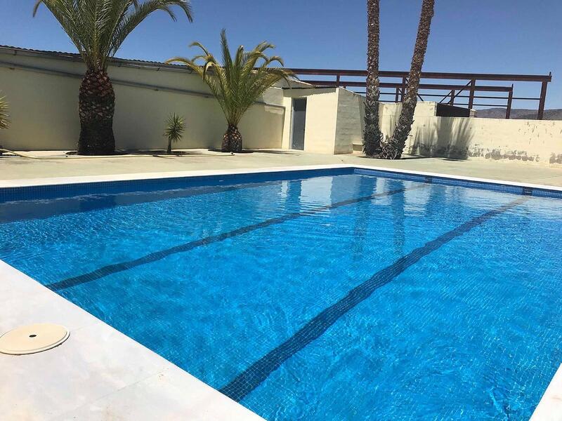 6 bedroom Commercial Property for sale