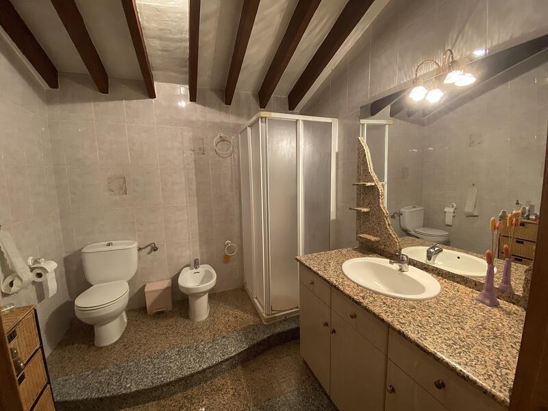 6 bedroom Commercial Property for sale