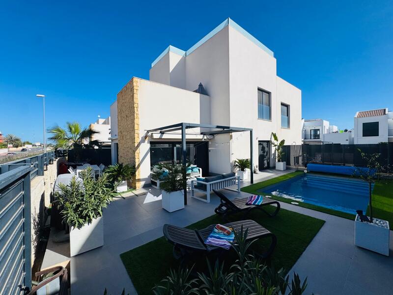 вилла продается в Ciudad Quesada, Alicante