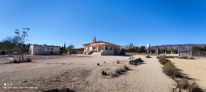 Villa zu verkaufen in Caudete, Alicante
