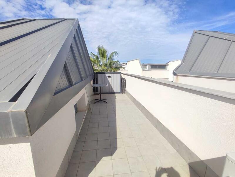 2 bedroom Apartment for sale