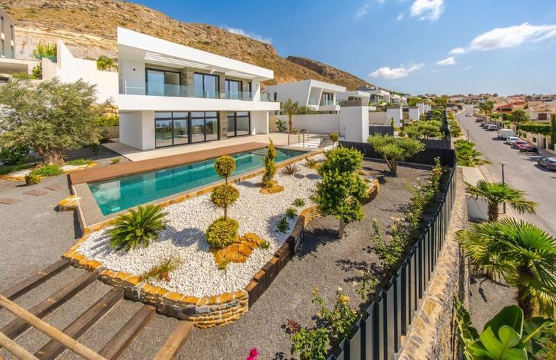 Villa for sale in Finestrat, Alicante