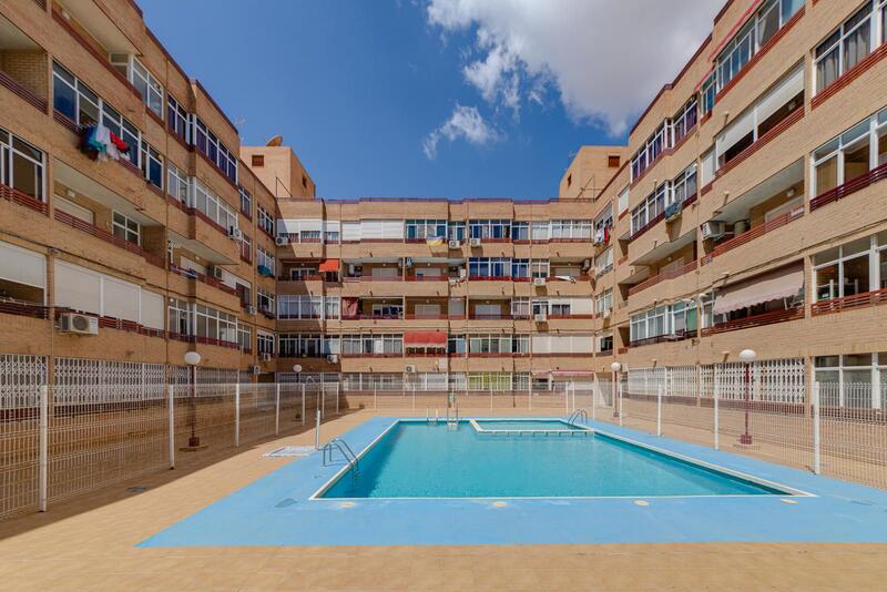 Lejlighed til salg i Torrevieja, Alicante