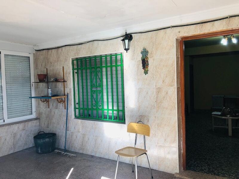 4 Schlafzimmer Landhaus zu verkaufen