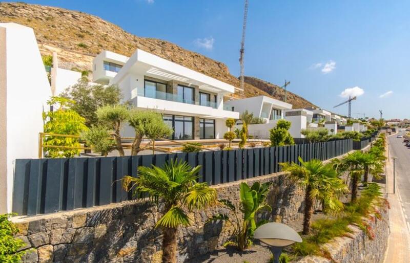 5 bedroom Villa for sale