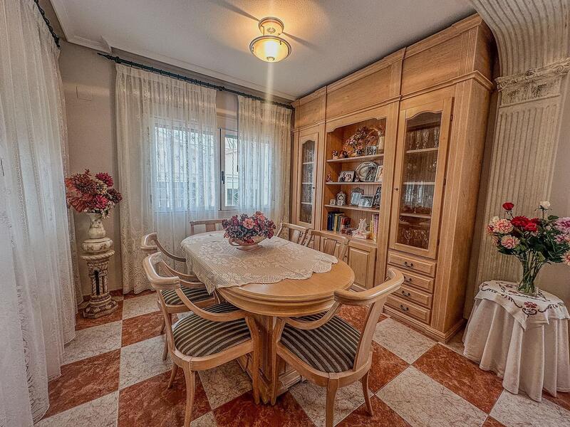 5 bedroom Villa for sale