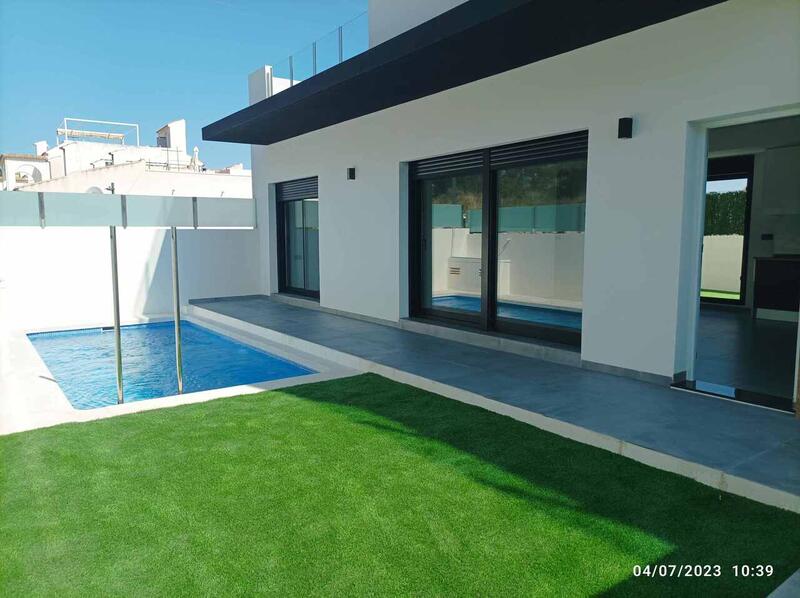 Villa zu verkaufen in Orihuela Costa, Alicante