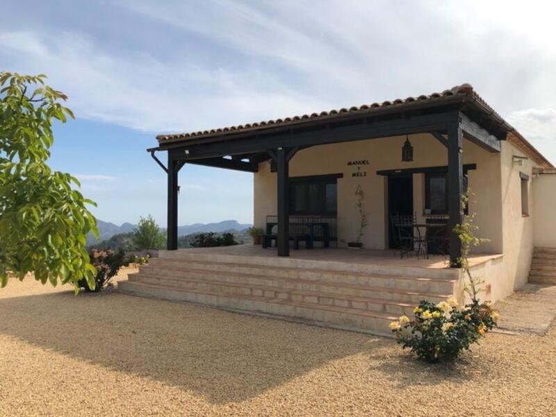 Villa til salgs i Sella, Alicante