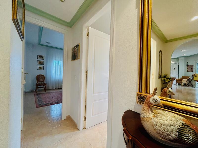 4 Cuarto Villa en venta