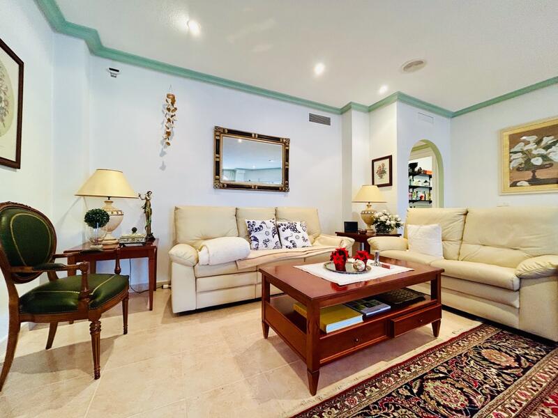 4 Cuarto Villa en venta