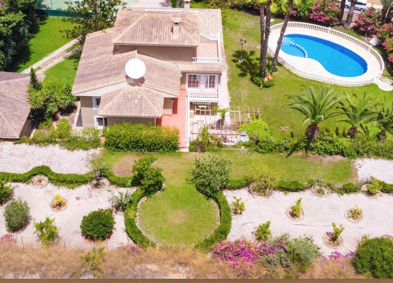 Villa til salg i Villamartin, Alicante