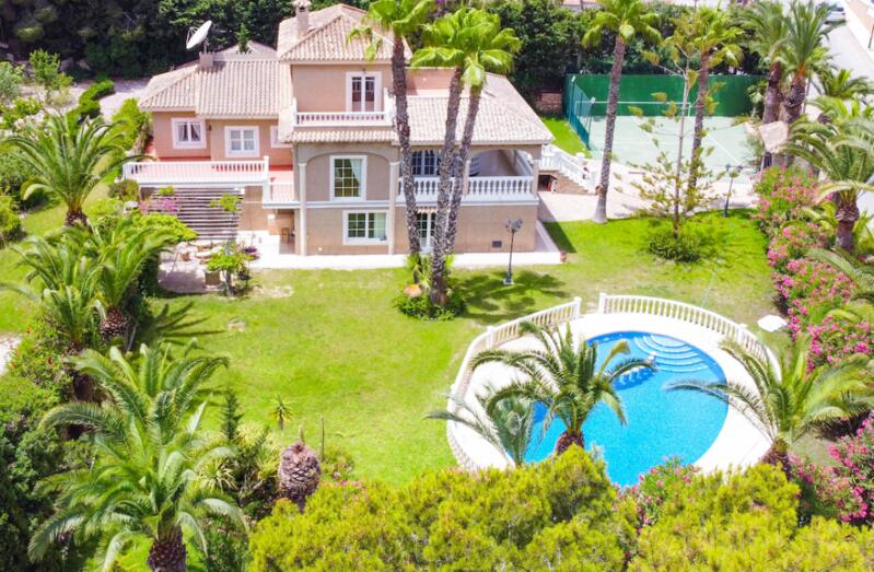 7 bedroom Villa for sale