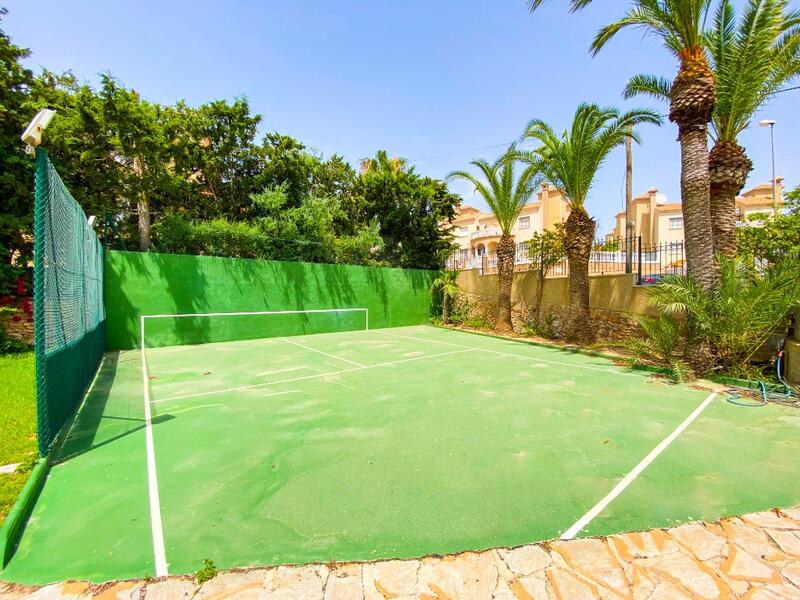 7 bedroom Villa for sale