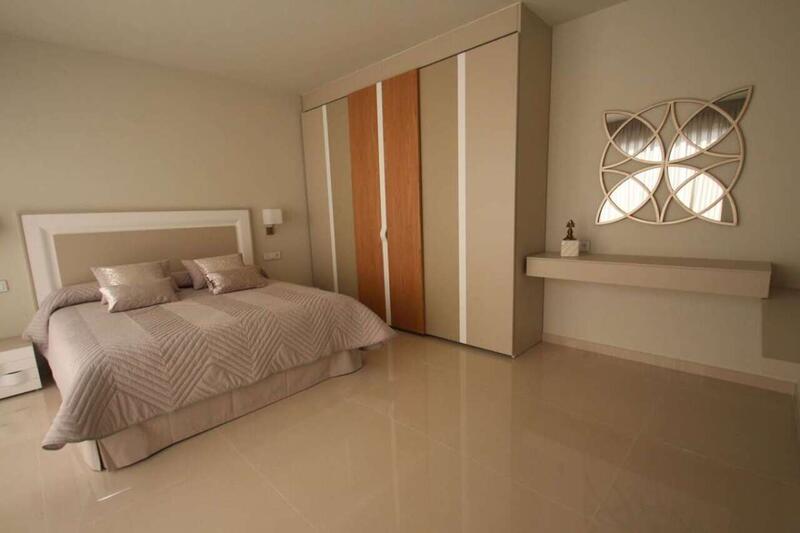 6 bedroom Villa for sale