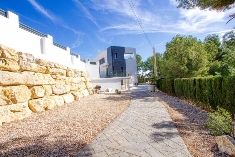 4 bedroom Villa for sale