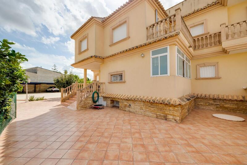7 chambre Villa à vendre