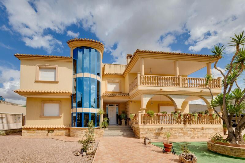 7 chambre Villa à vendre