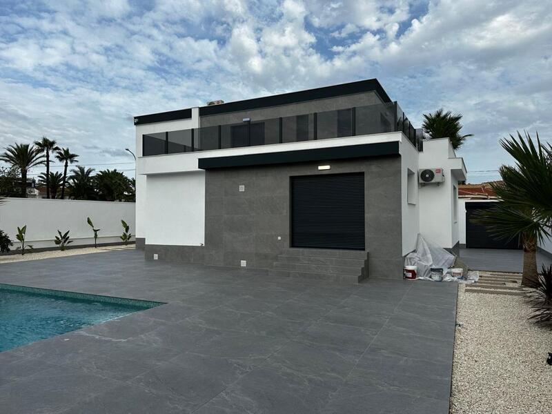 Villa en venta en Rojales, Alicante
