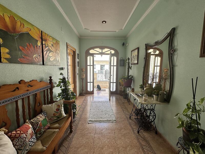 7 bedroom Villa for sale