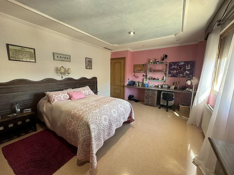 7 bedroom Villa for sale