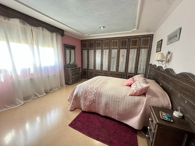 7 bedroom Villa for sale