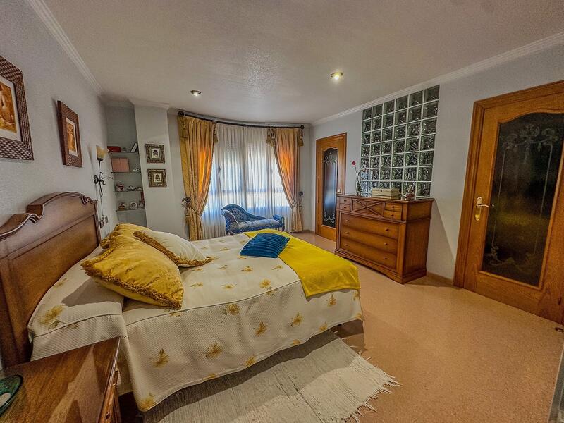 7 bedroom Villa for sale