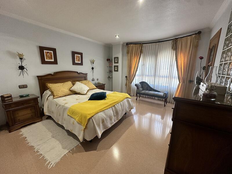 7 bedroom Villa for sale